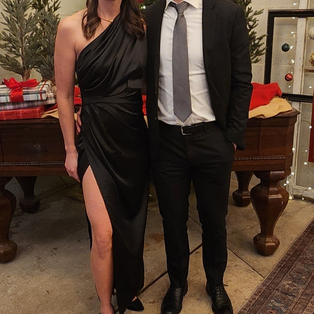 Petal & Pup Black Asymmetrical Ruched Gown - Picture 6 of 6